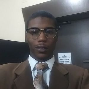 Meet your Posher, Dennis